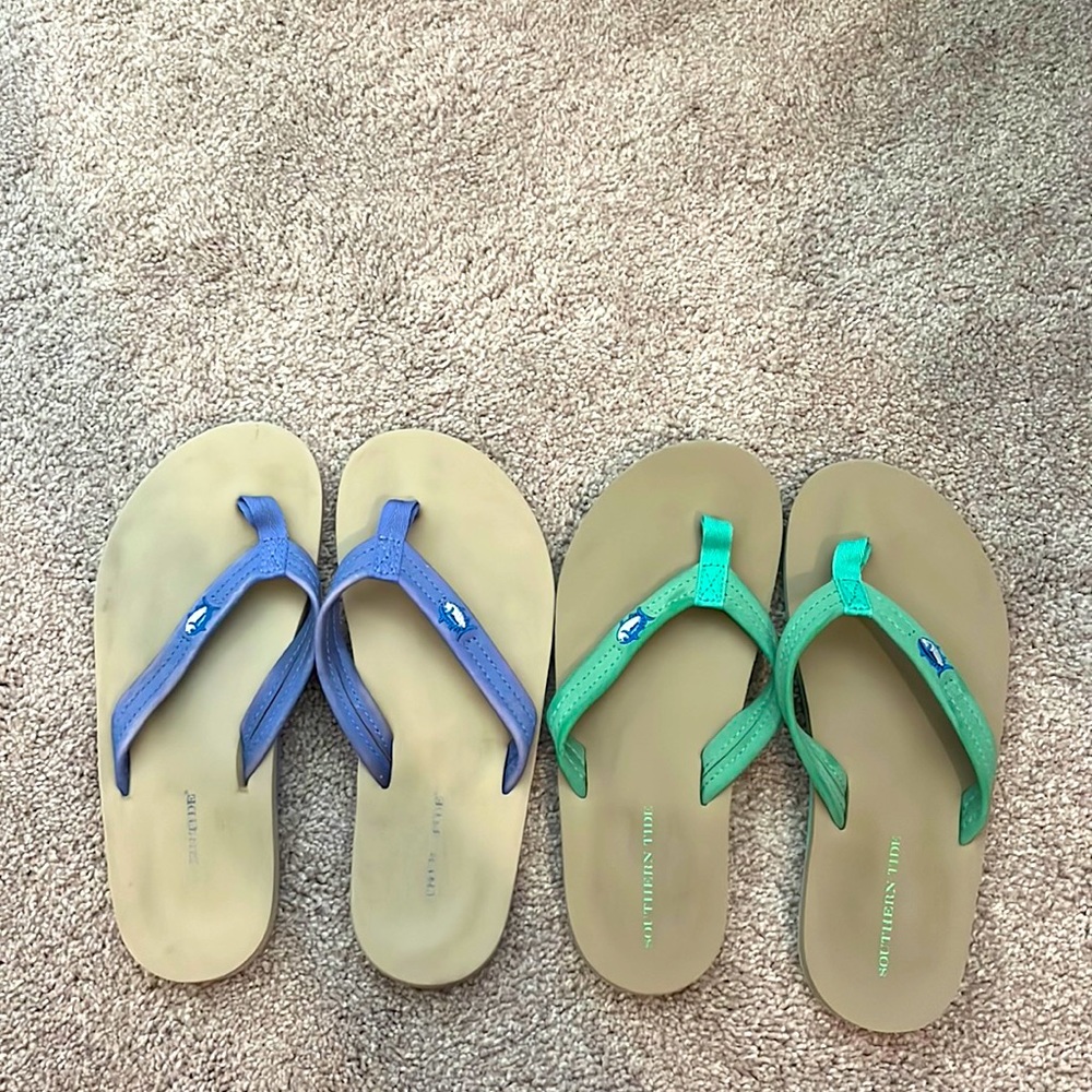 Southern Tide Flip Flops